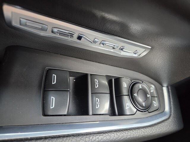 Used 2022 Onyx Black GMC Denali image 23