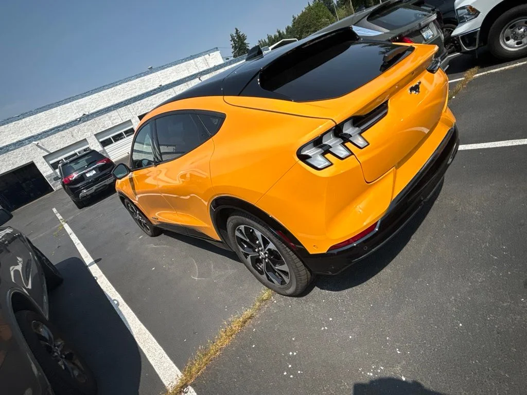 Used 2023 Orange Ford Premium image 4