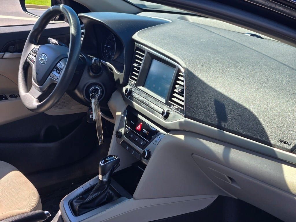 Certified Used 2018 Phantom Black Hyundai SEL image 8