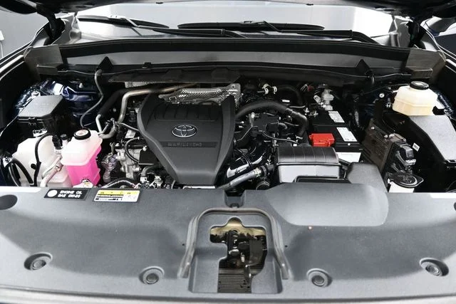 Used 2024  Toyota XLE image 31