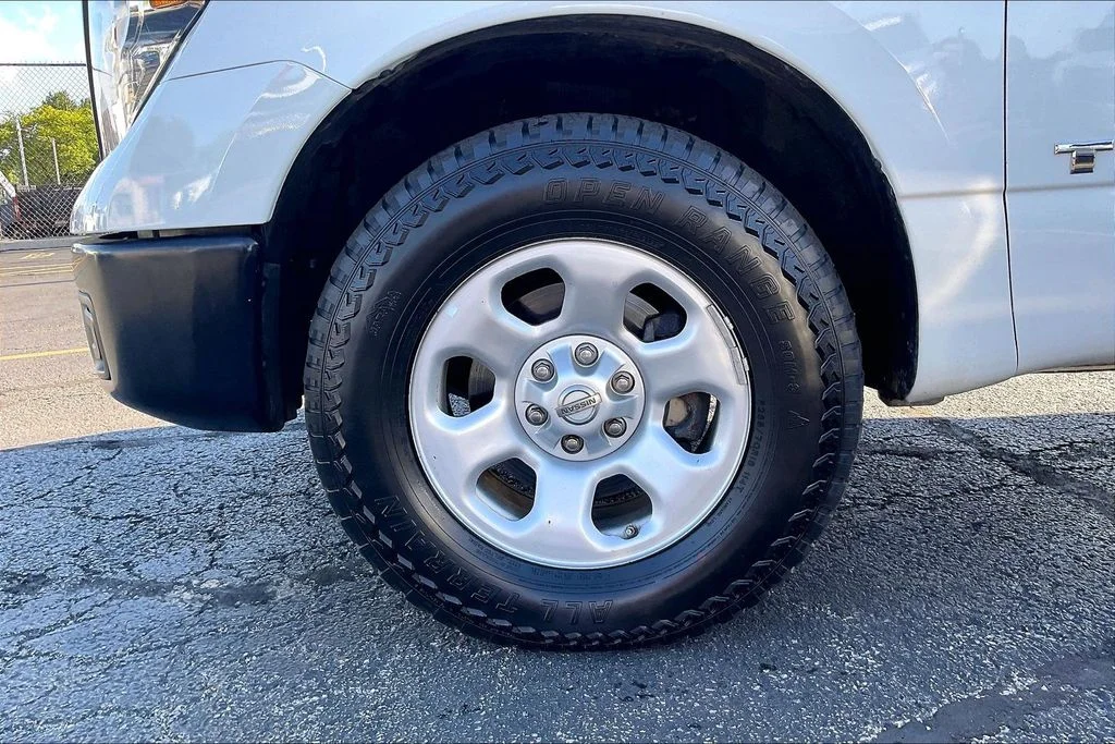 Used 2019 White Nissan S image 8