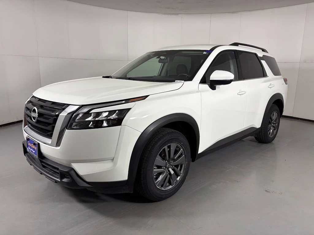 Used 2024 White Nissan SV image 4