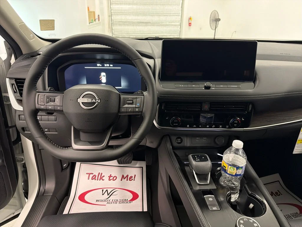 New 2026 White Nissan Platinum image 15