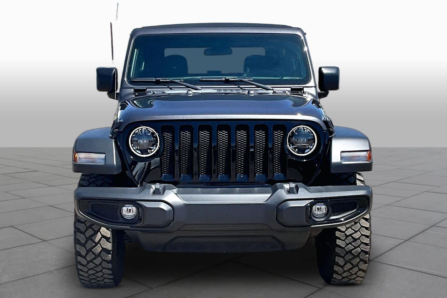 Used 2023 Granite Crystal Metallic Clearcoat Jeep Willys image 3