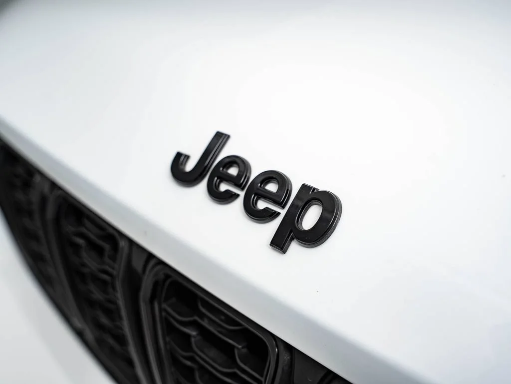 Used 2023 Bright White Clearcoat Jeep Altitude image 3