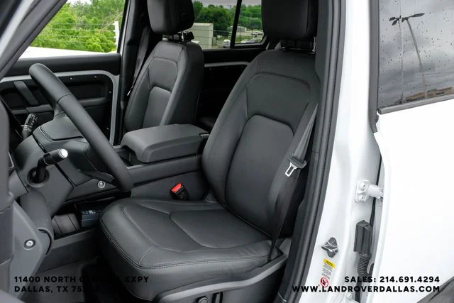 New 2026 Fuji White Land Rover X-Dynamic SE image 36