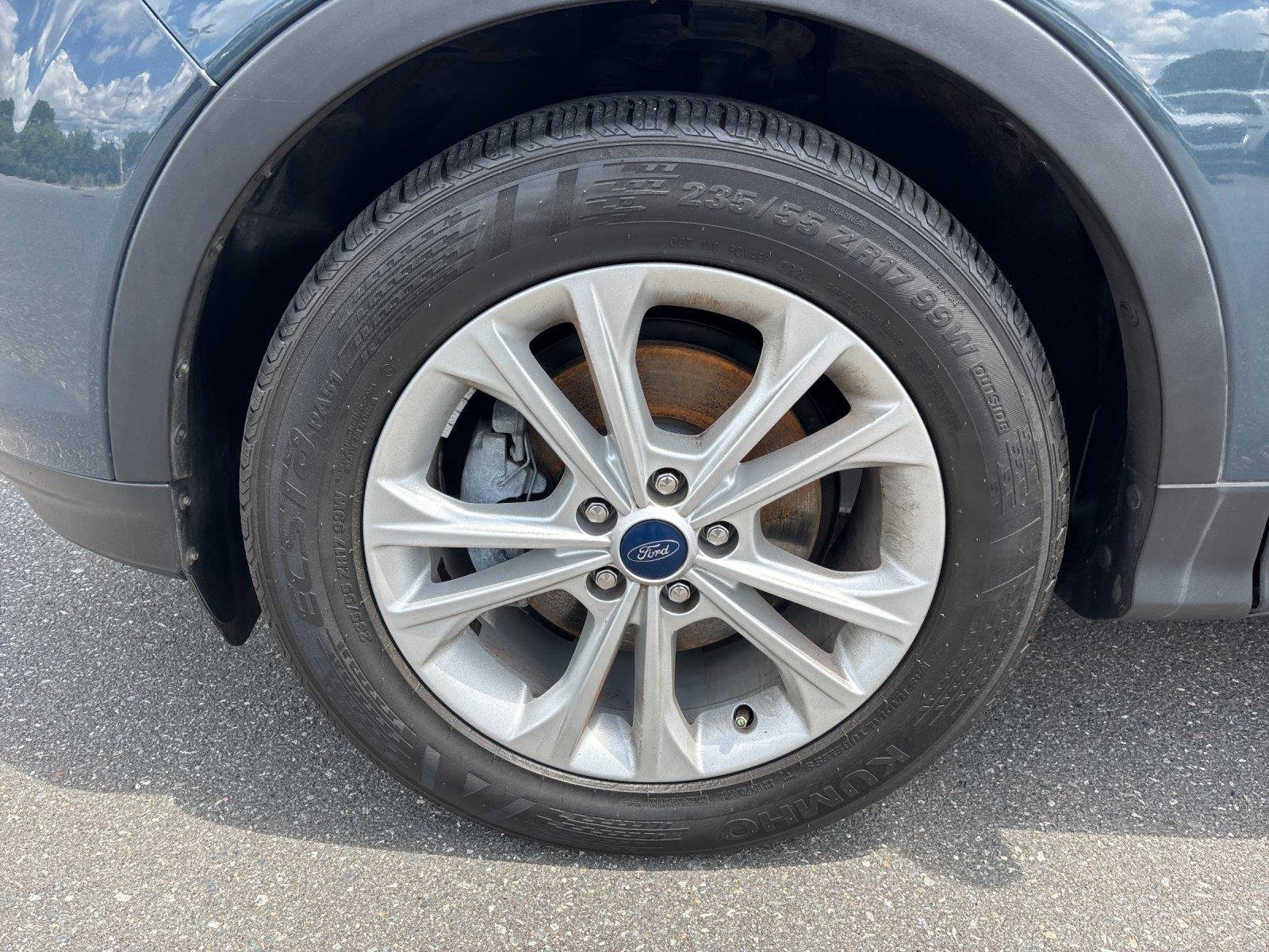 Used 2019  Ford SEL image 10