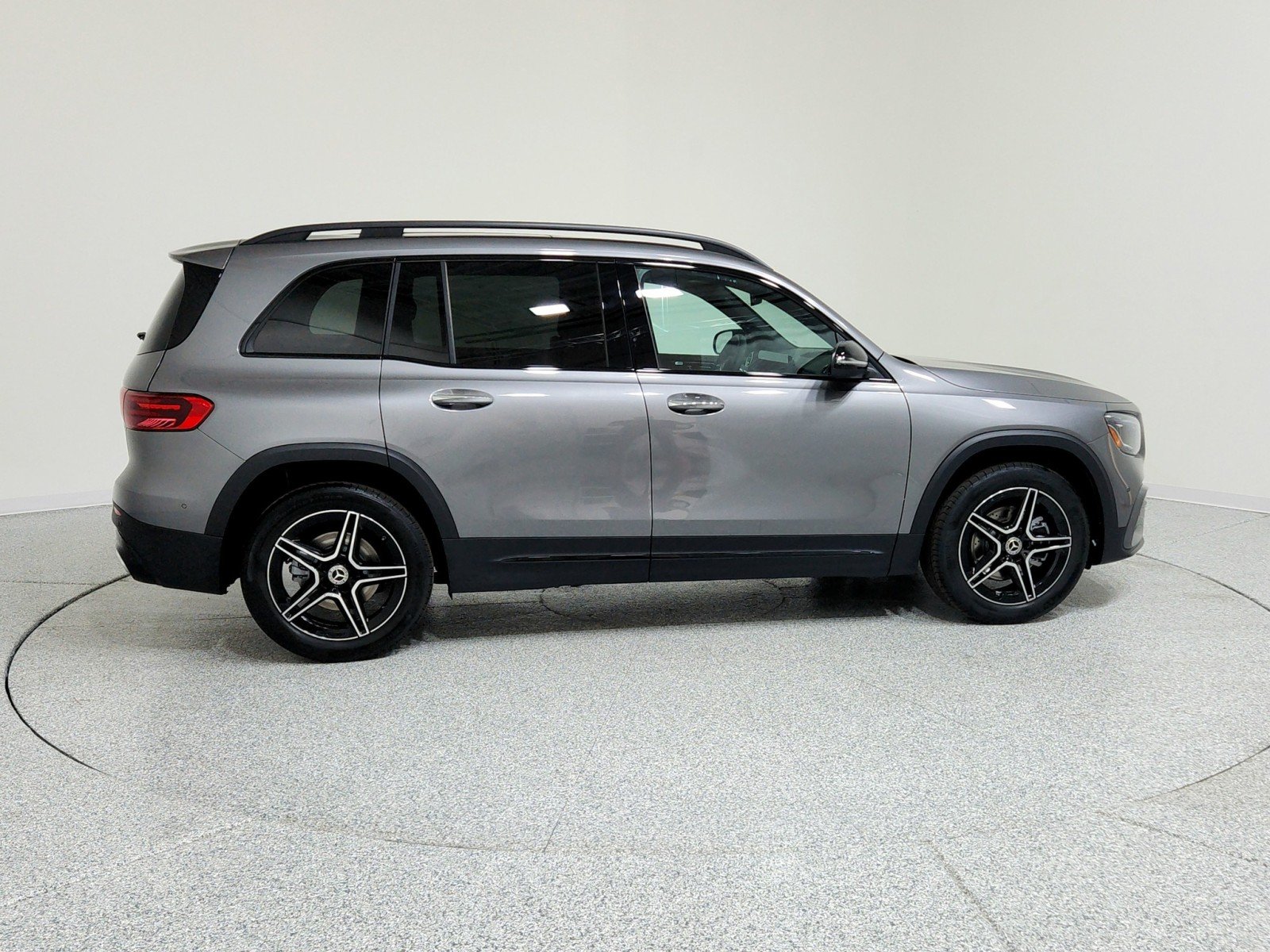 Used 2026 Mountain Grey Metallic Mercedes-Benz GLB 250 image 6