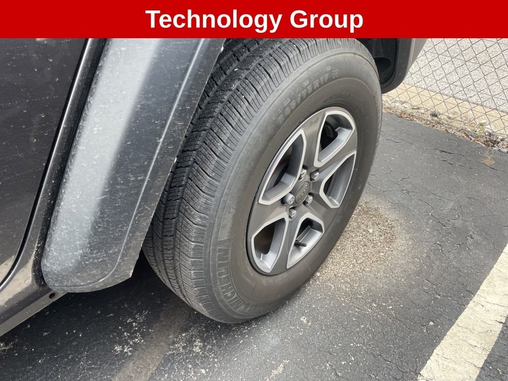 Used 2023 Gray Jeep Sport S image 4