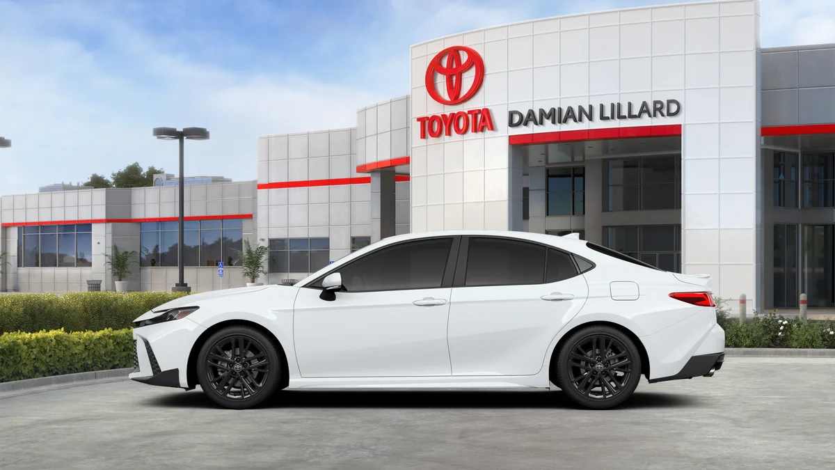 New 2026 Ice Cap Toyota SE image 4