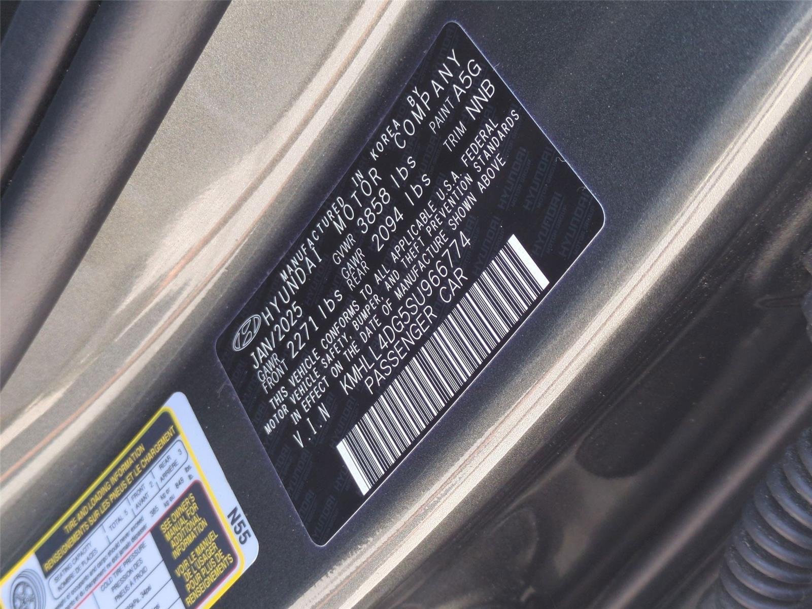 Used 2025 Amazon Gray Hyundai SE image 39