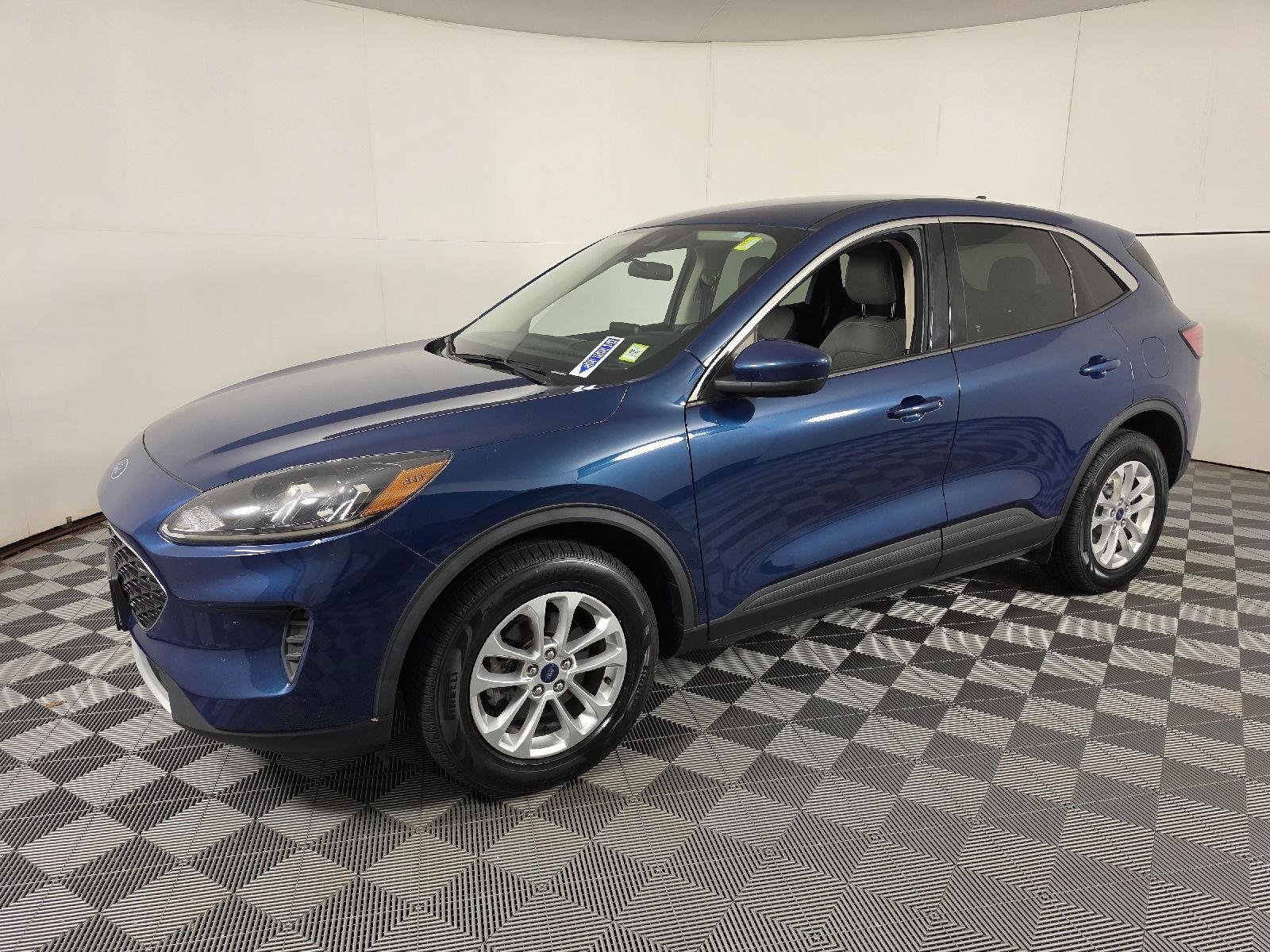 Used 2020 Dark Persian Green Ford SE image 6
