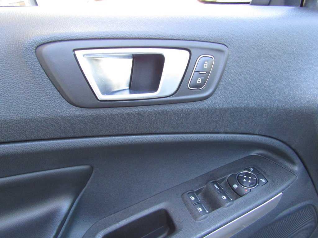 Used 2020  Ford Titanium image 20