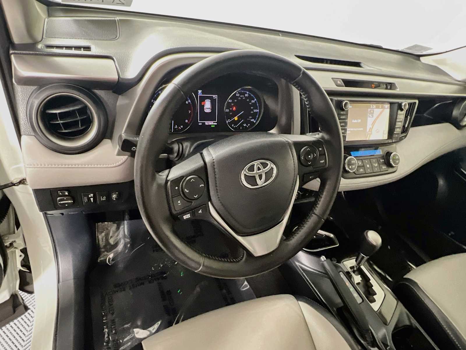 Used 2018 Blizzard Pearl Toyota Limited image 11