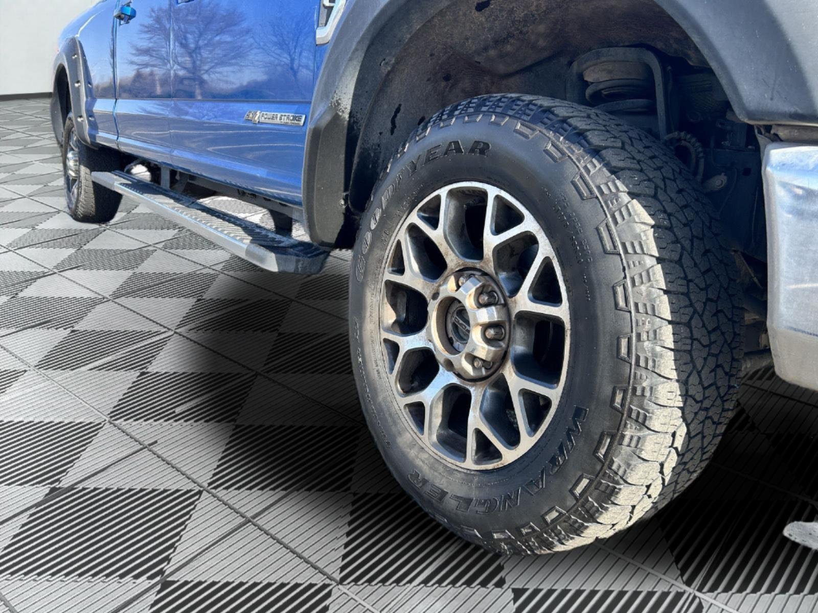 Used 2020 Ford F-350 Super Duty Lariat with VIN 1FT8W3BTXLED24932 for sale in Kansas City