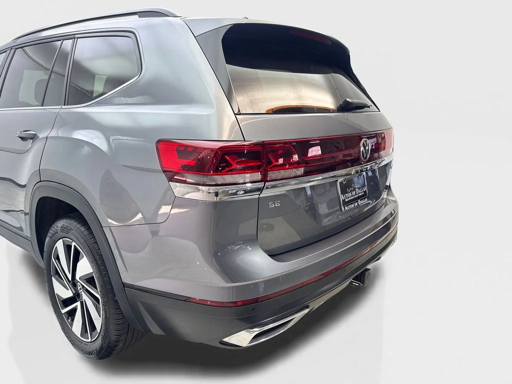 Used 2024 Gray Volkswagen 2.0T SE w/Technology image 19