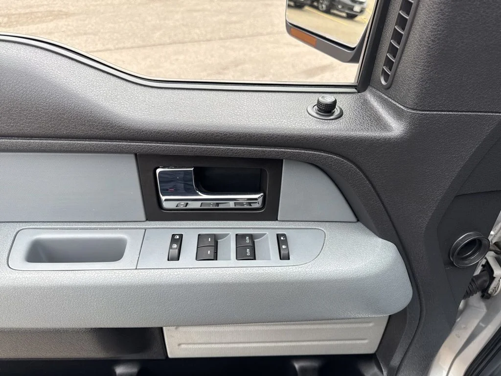 Used 2014 Ingot Silver Metallic Ford XLT image 17