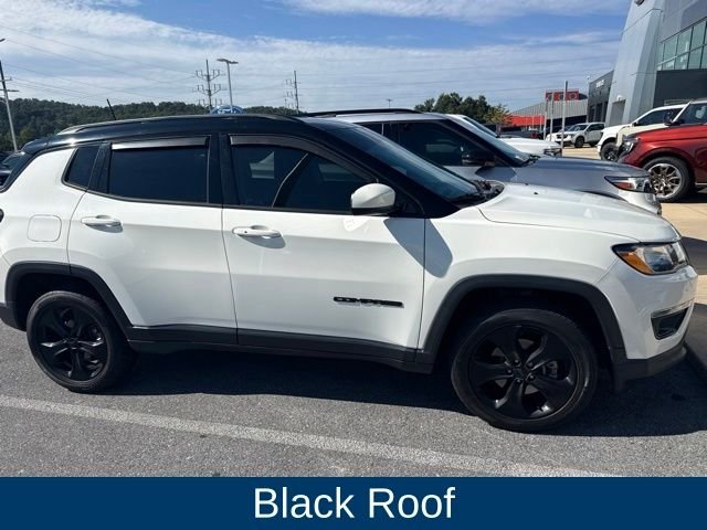 Used 2019 White Jeep Latitude image 6