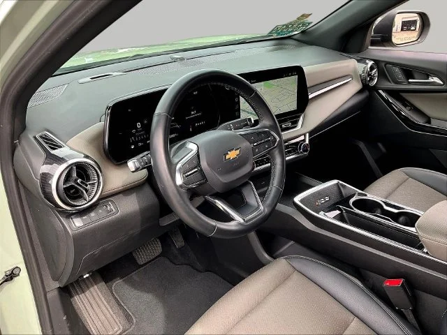 Used 2025 Green Chevrolet LT image 20