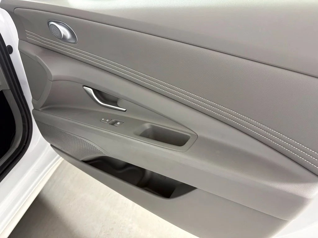 Used 2024 White Hyundai SEL image 40