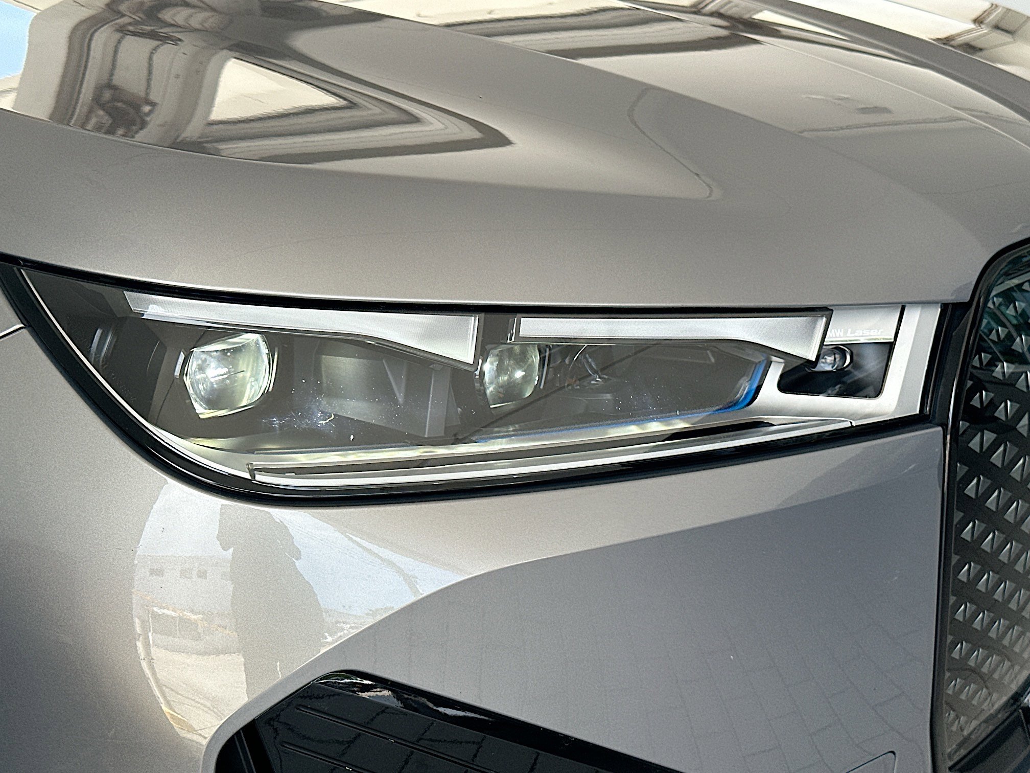 Certified Used 2025 Oxide Grey Metallic BMW M60 image 28