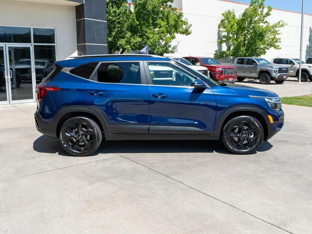 2026 Kia Seltos EX - Photo 8