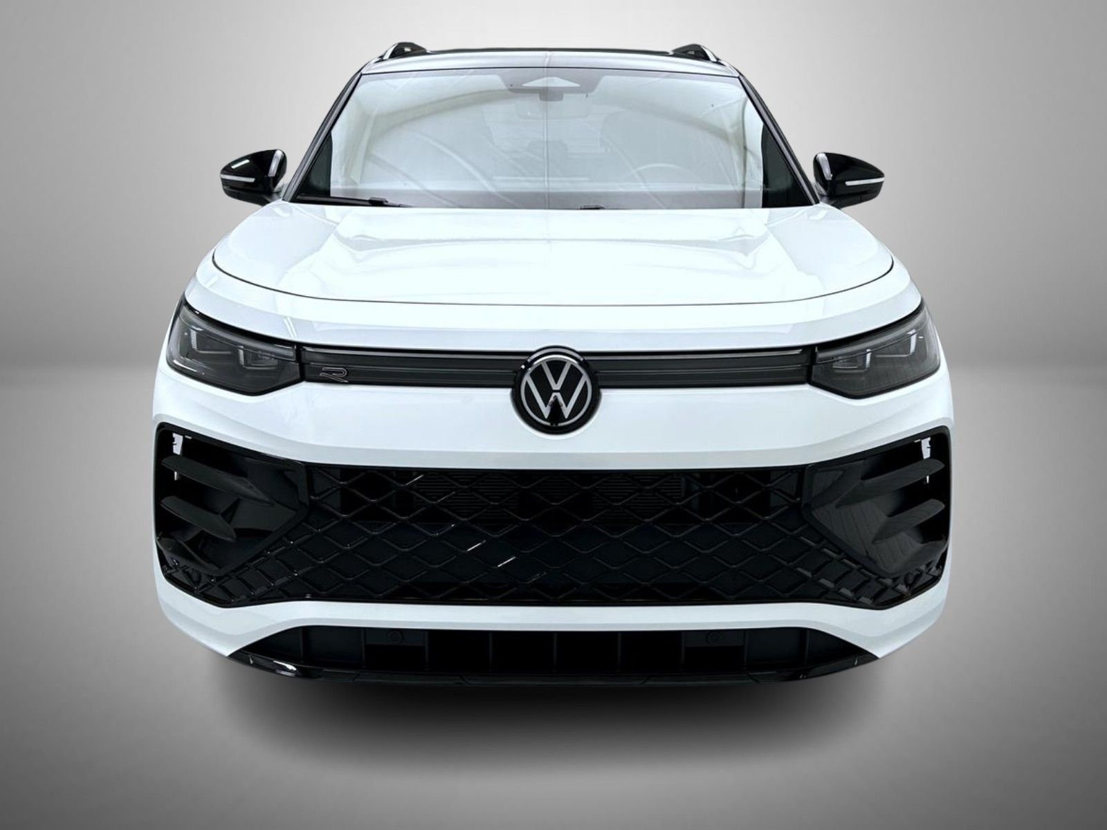 Used 2025 White Volkswagen 2.0T SE R-Line Black image 2