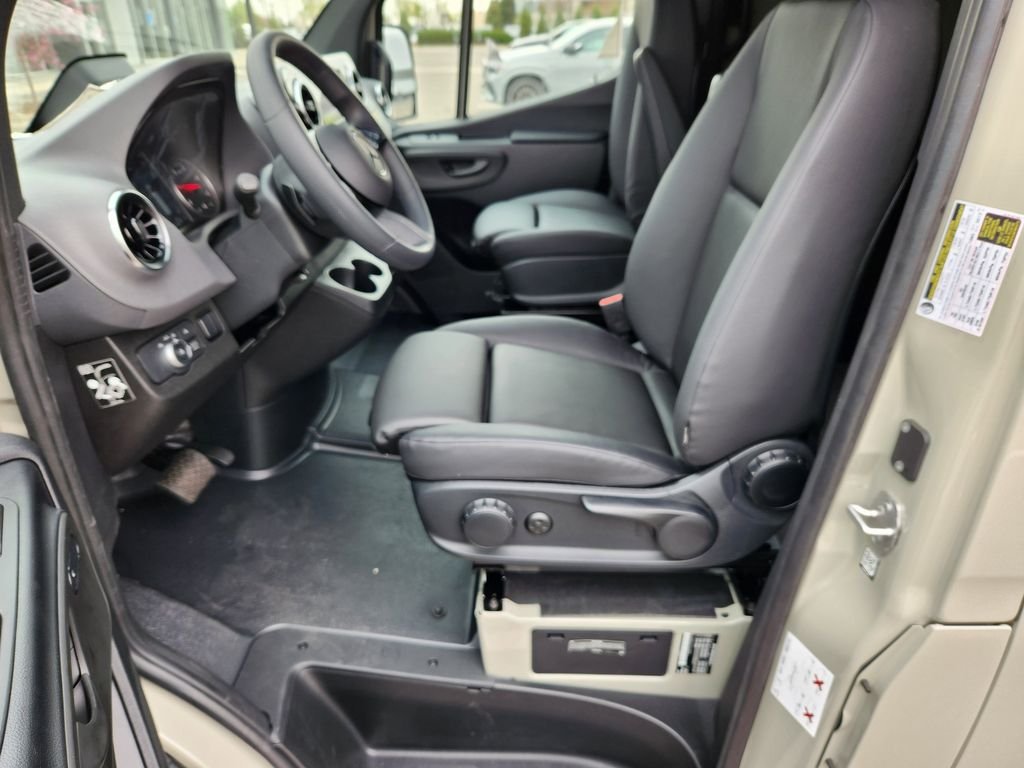 New 2026 Stone Grey Mercedes-Benz CARGO image 15