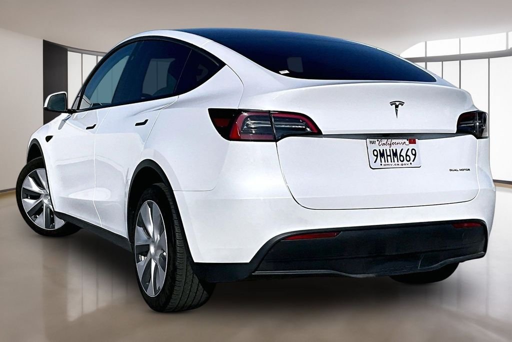 Used 2024 Pearl White Multi-Coat Tesla Long Range image 4