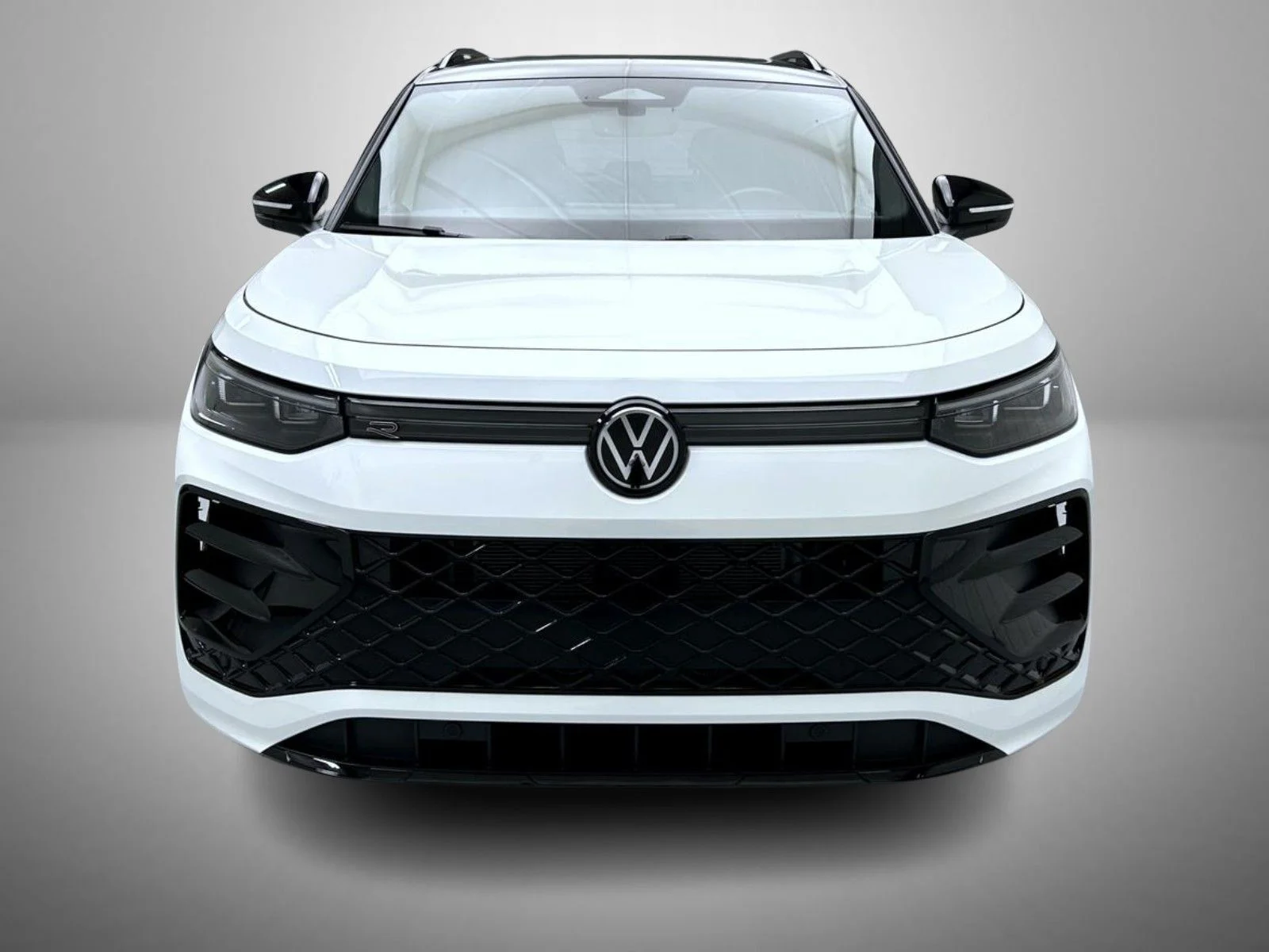Used 2025 White Volkswagen 2.0T SE R-Line Black image 2