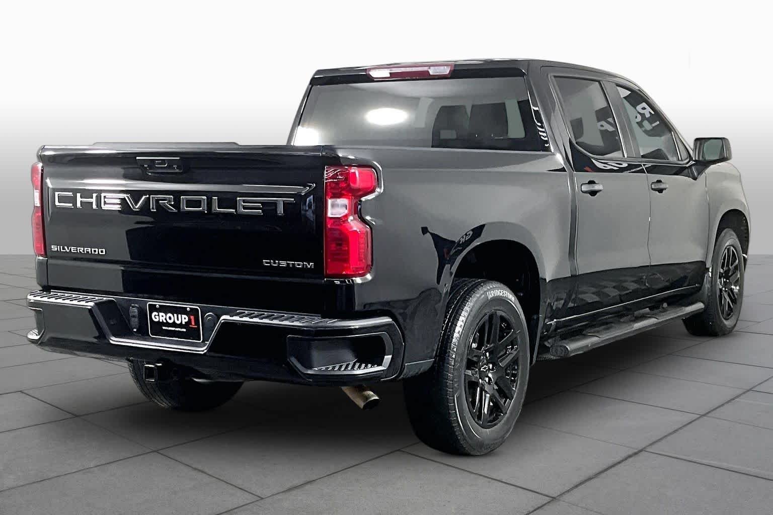 Used 2023 Black Chevrolet Custom image 12