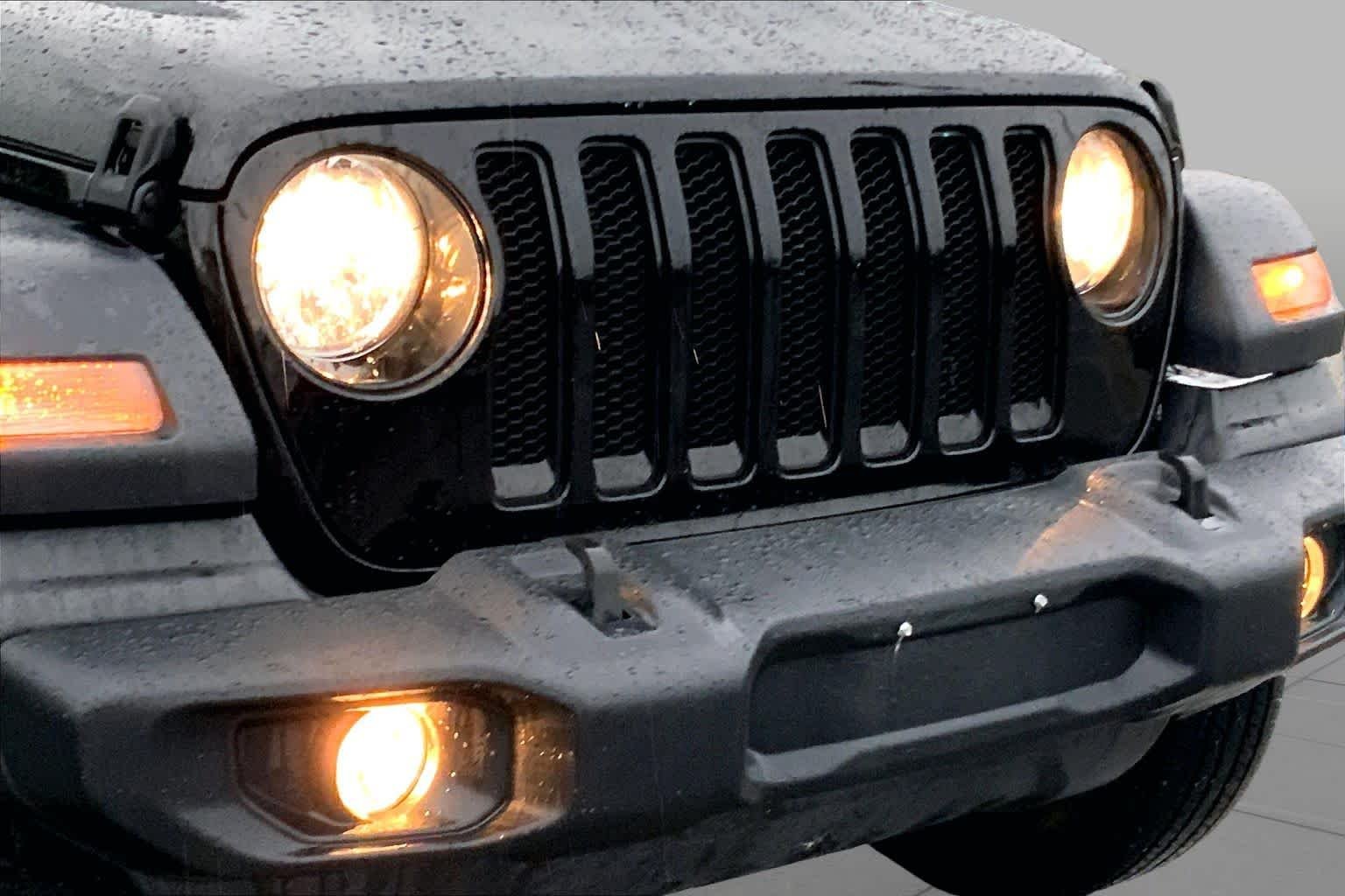 Used 2023 Black Clearcoat Jeep Sport Altitude image 26