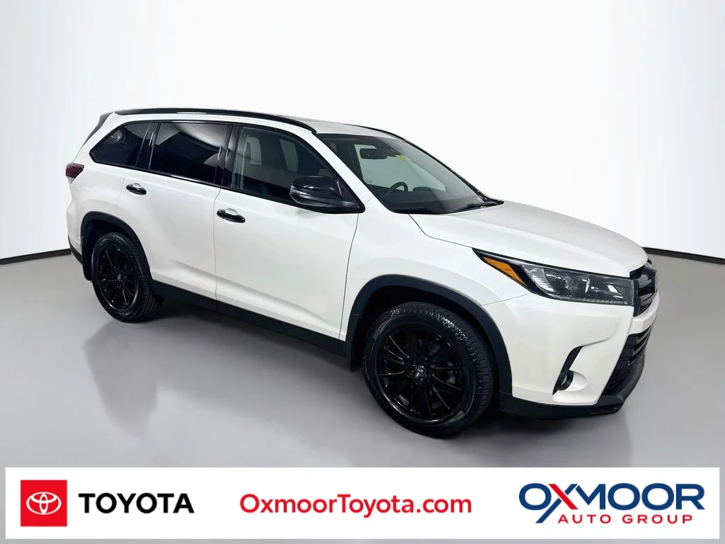 Used 2019 Blizzard Pearl Toyota SE image 1