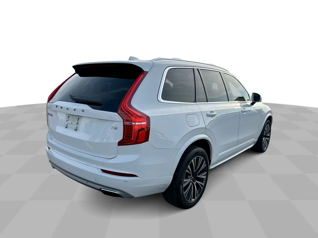 Used 2021 White Volvo T5 Momentum image 23