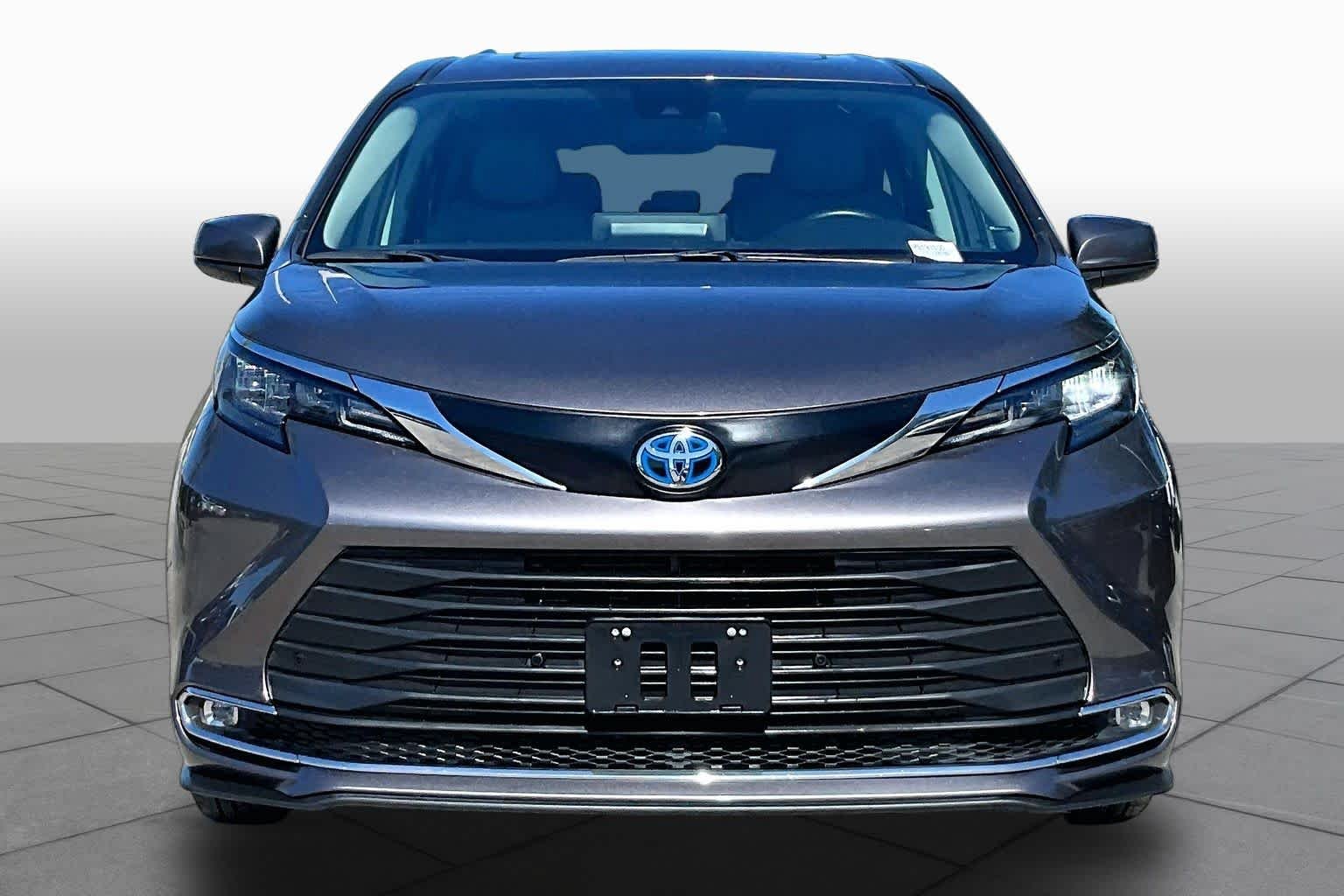 Used 2024 Predawn Gray Mica Toyota XLE image 4
