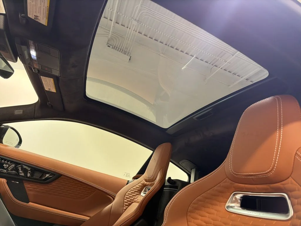 2024 Jaguar F-Type R75 - Photo 20