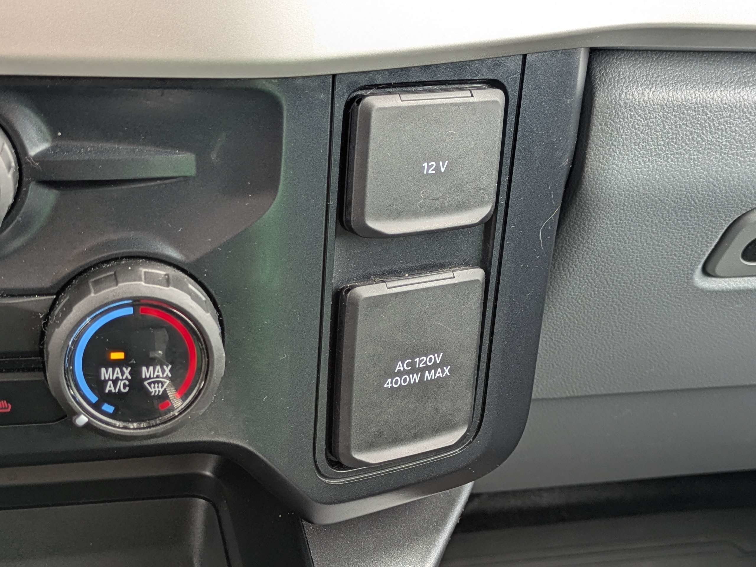 Used 2023  Ford XLT image 33
