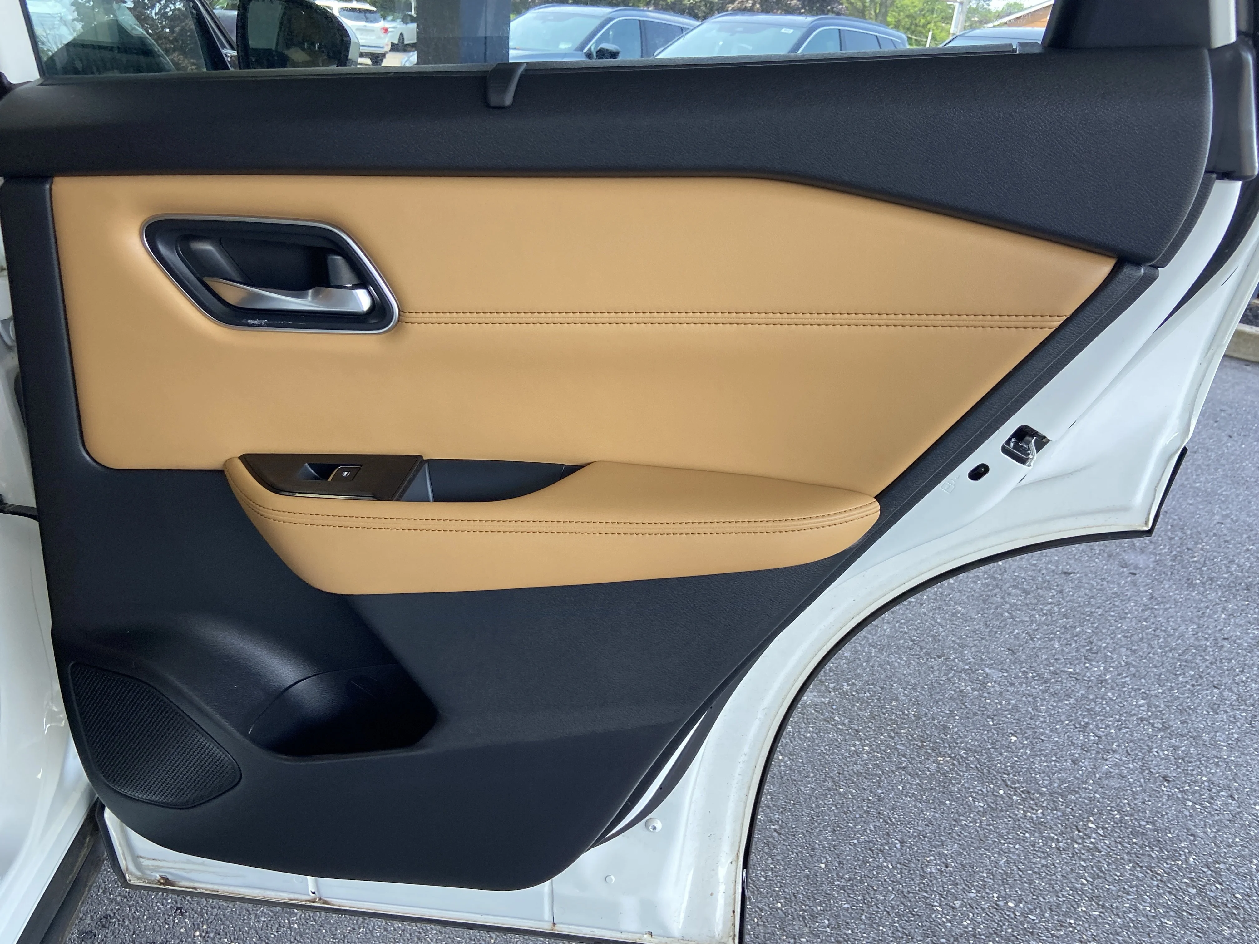 Used 2022 Pearl White Tricoat Nissan  image 12