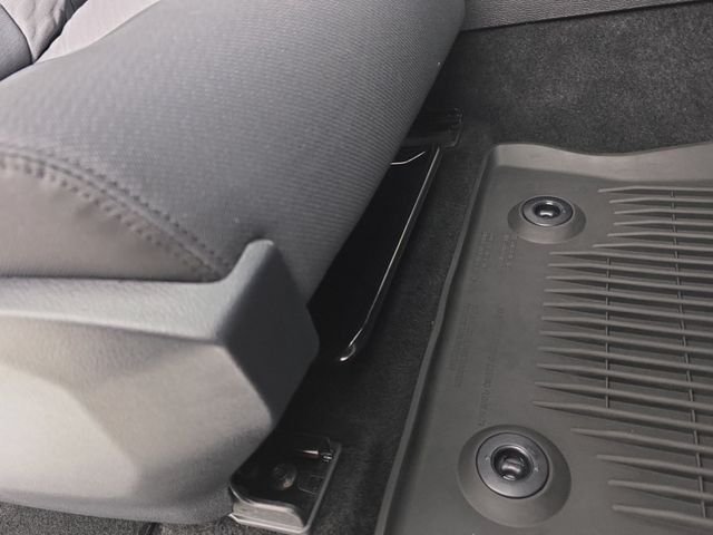 Used 2025 Ice Toyota SR5 image 33