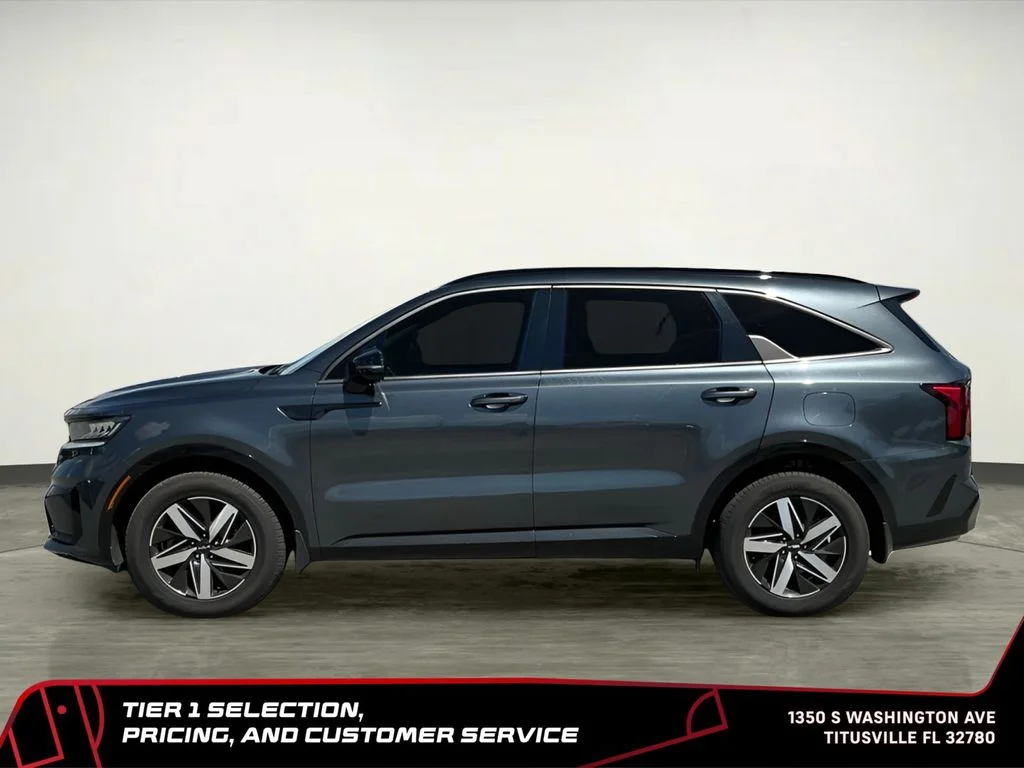 Used 2022 Gray Kia EX image 3