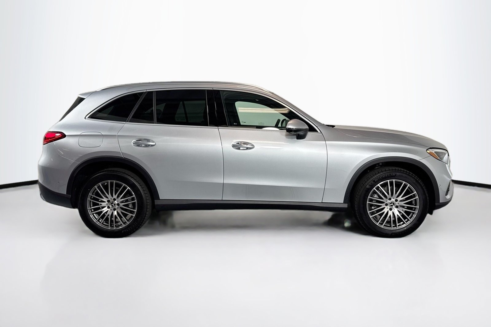 New 2026 Cirrus Silver Metallic Mercedes-Benz GLC 300 image 4