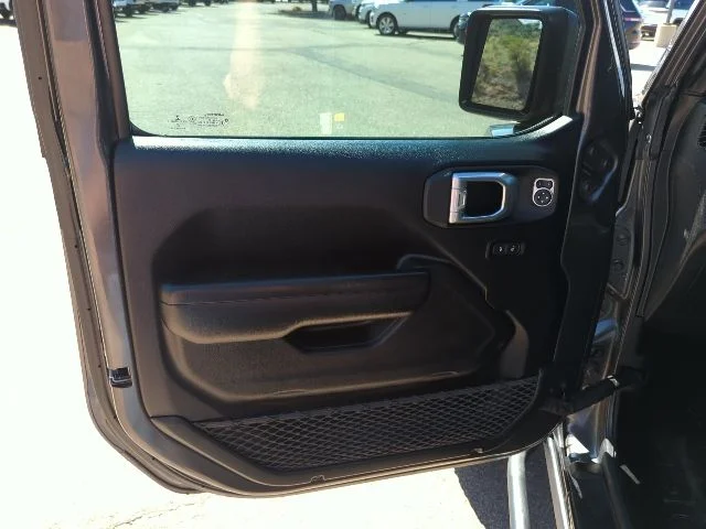 Used 2021 Gray Jeep Rubicon image 17