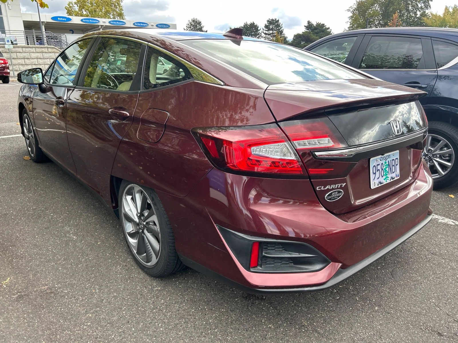 Certified Used 2018 Crimson Pearl Honda  image 7