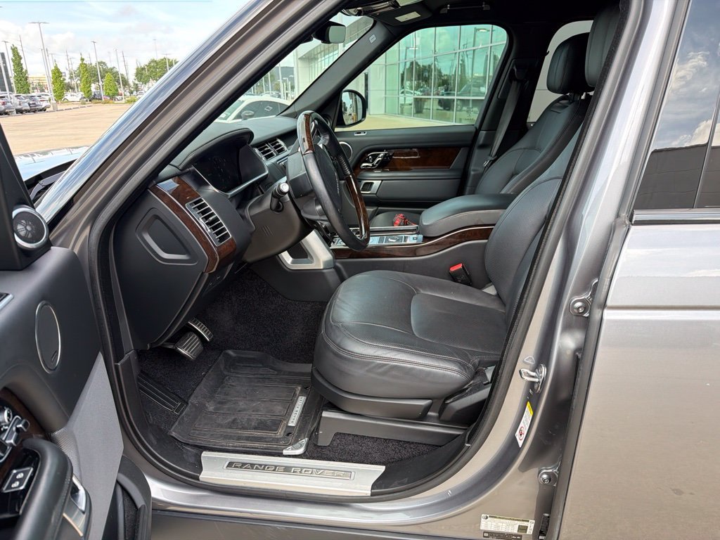 Used 2021  Land Rover Westminster image 2