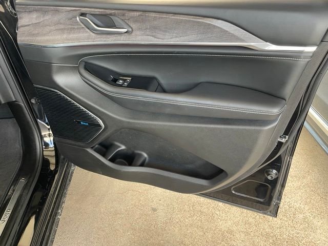 Used 2022 Black Jeep Overland image 28