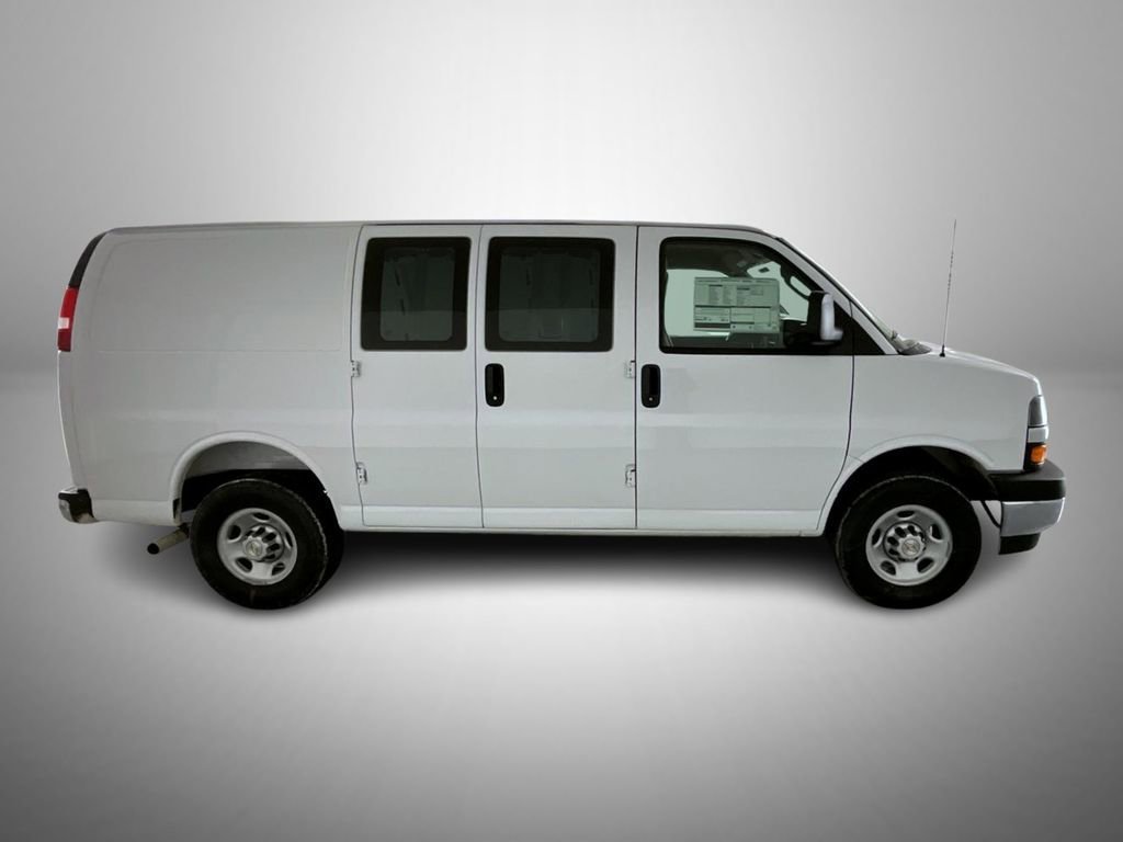 2025 Chevrolet Express Cargo Work Van - Photo 4
