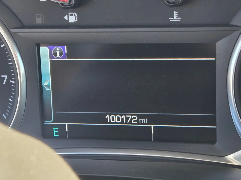 Used 2021  GMC SLE image 7
