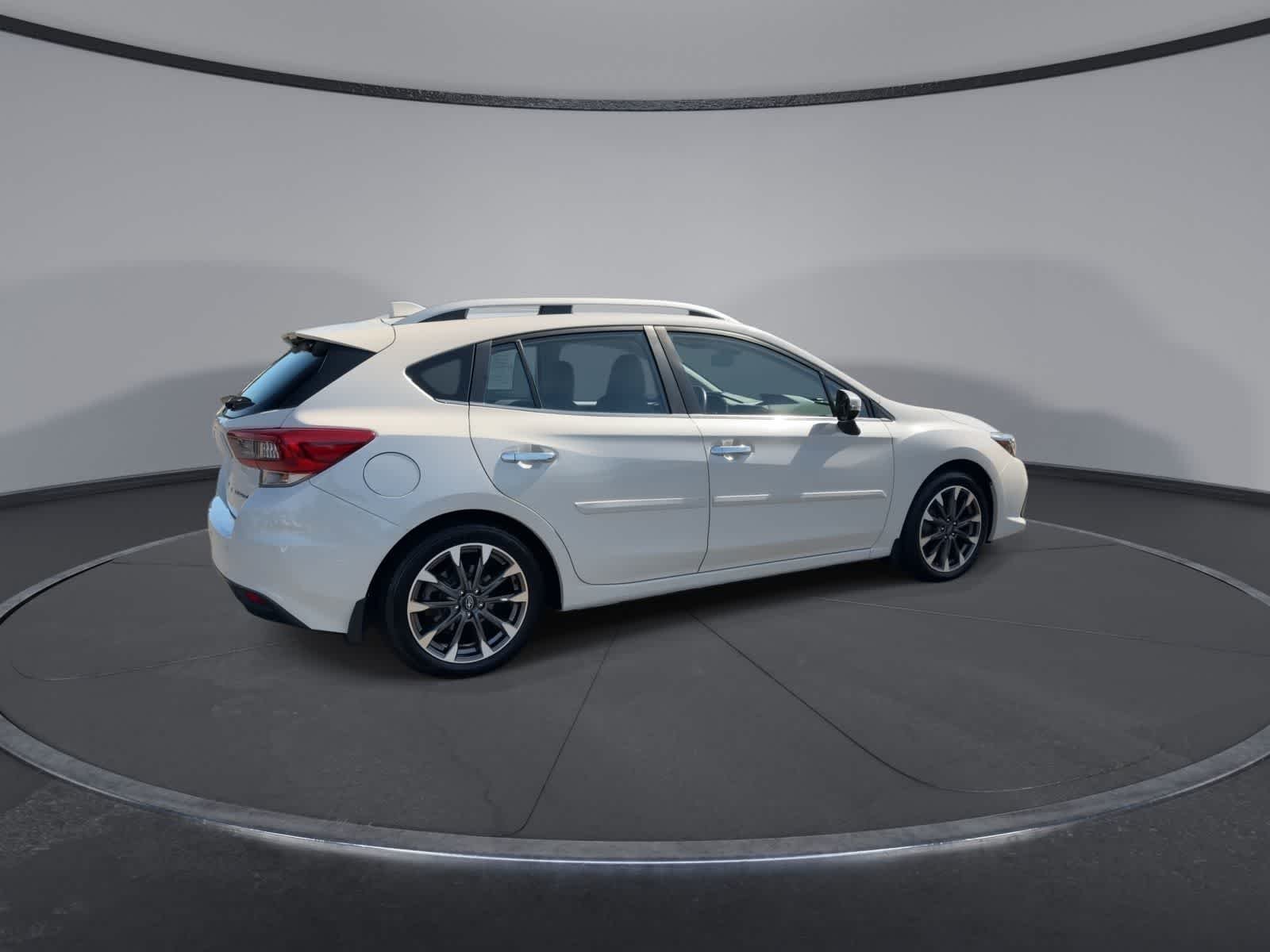Used 2020 Crystal White Pearl Subaru Limited image 8