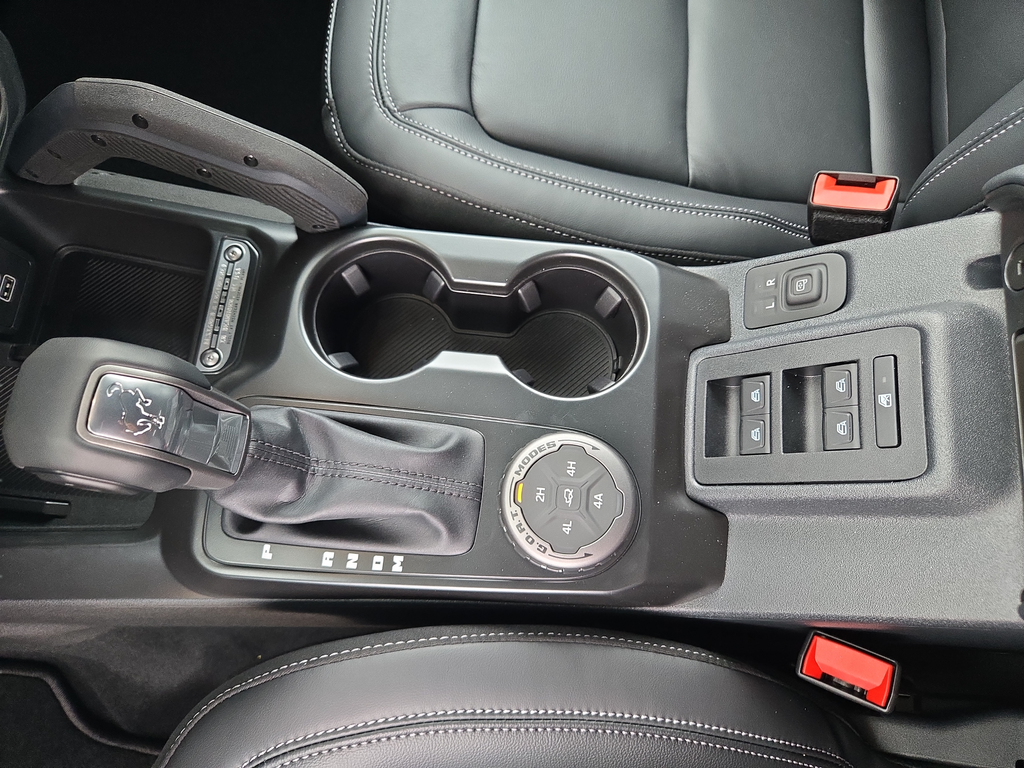 New 2026 Avalanche Gray Ford Outer Banks® image 24