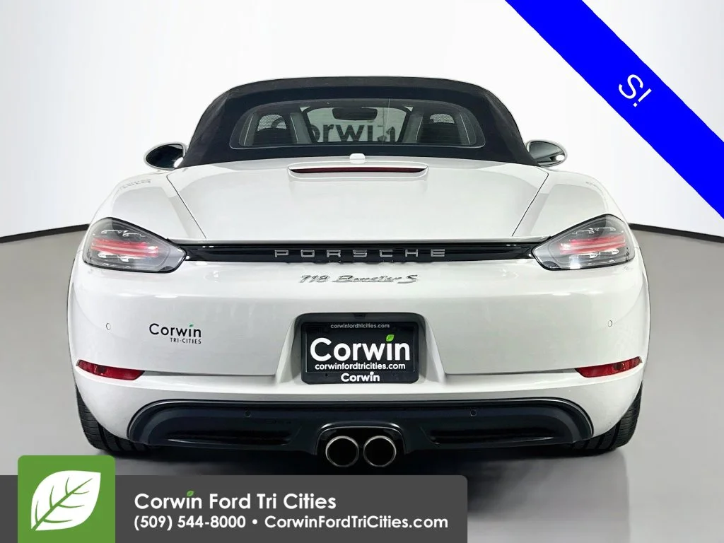 Used 2019  Porsche  image 12